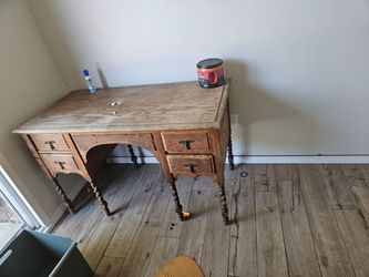 Free desk