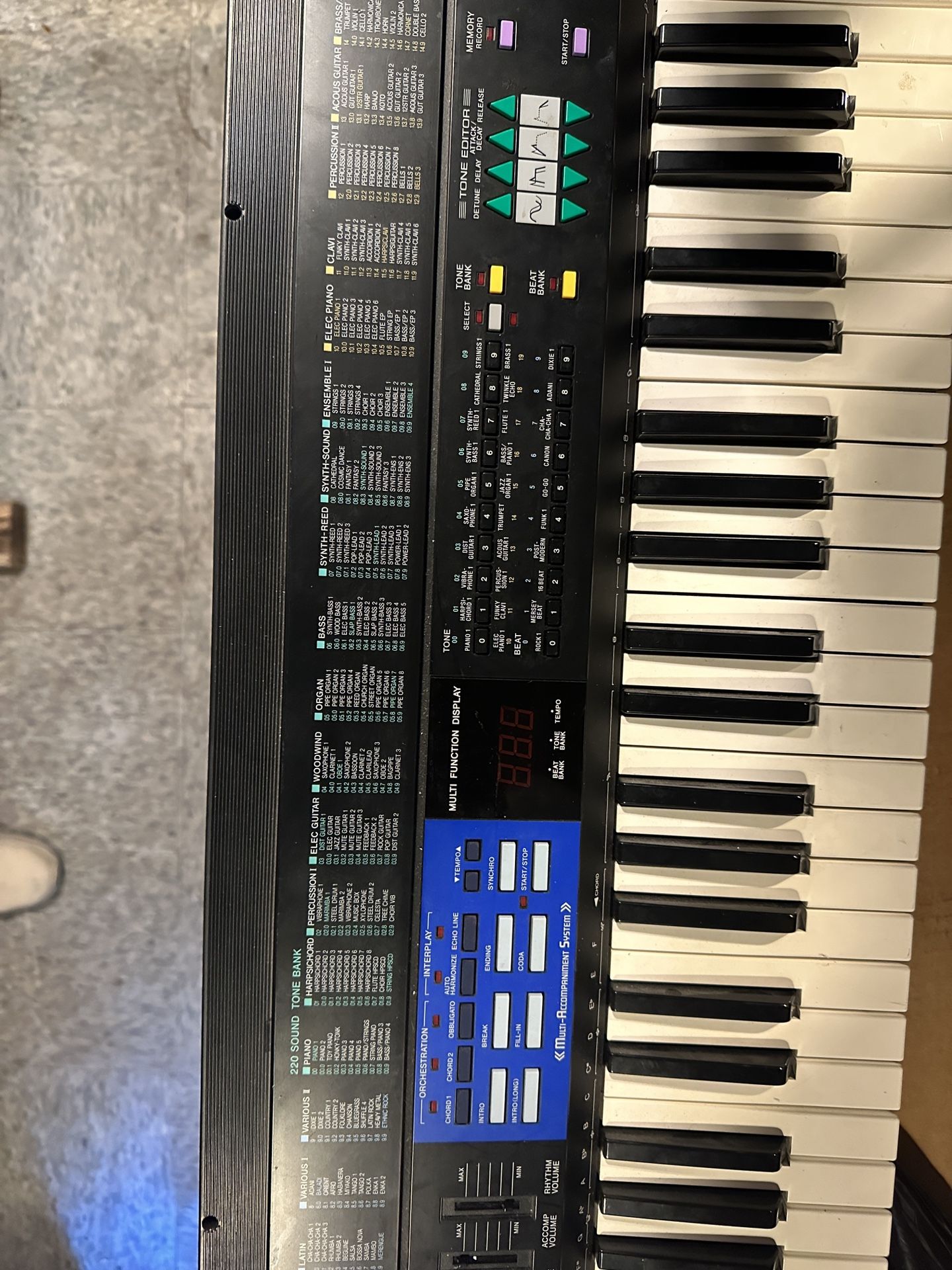 1980’s Classic Casio Tone keyboard CT-470
