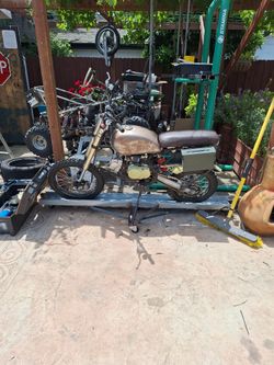 Dirt Bike Scrambler Cafe Racer