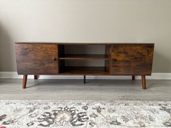 *New* Assembled TV stand