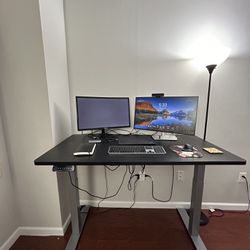 Standing Desk - Electric - Flexispot 