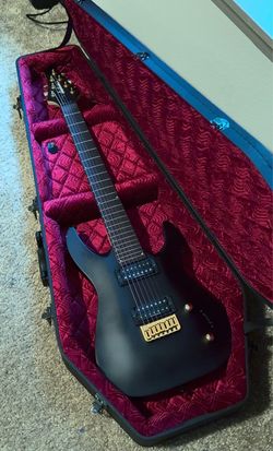 7-String Guitar (CASE INCLUDED)
