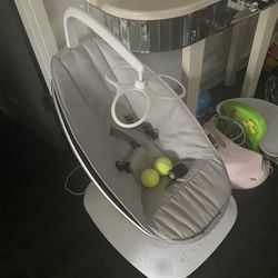Mamaroo baby swing