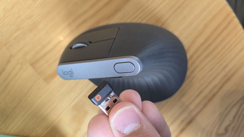 MX vertical Logitech Mouse