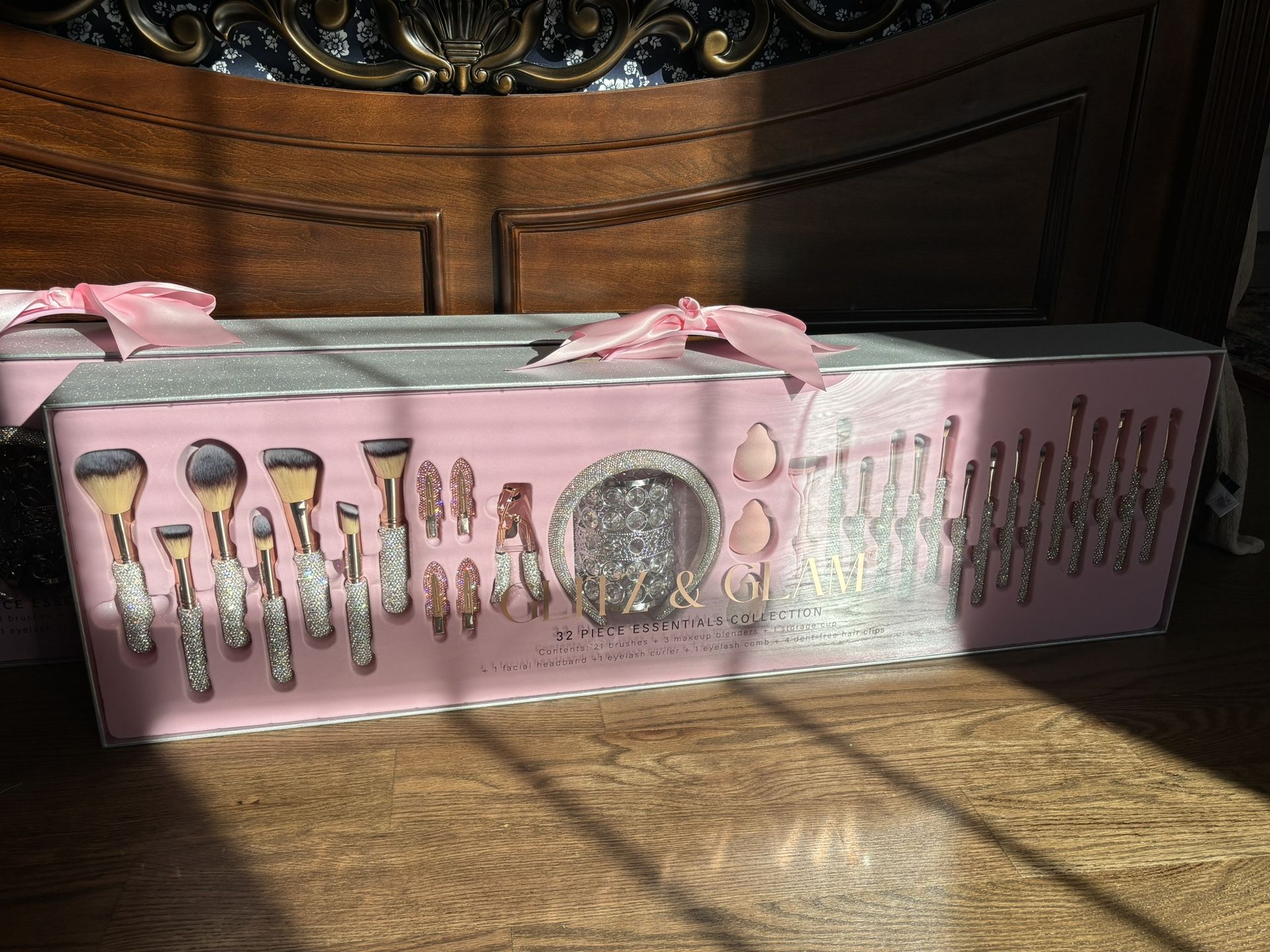 Glitz & Glam 32 Piece Essentials Collection