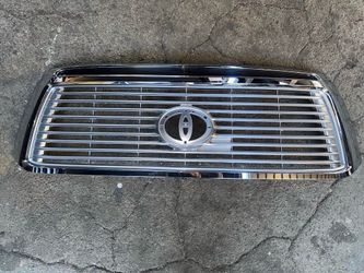 2010 - 2013 Toyota Tundra Front chrome grille / parrilla de enfrente tundra