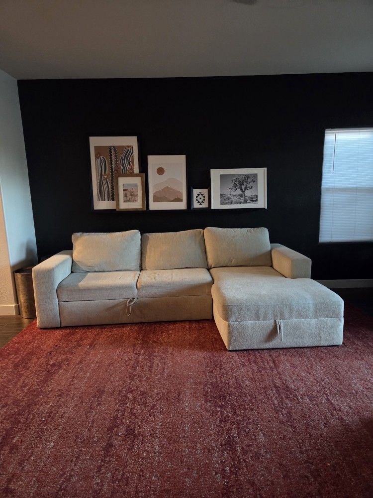 Fabric Couch With Chaise And Pull Out