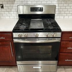 GAS STOVE VERY GOOD CONDITION 