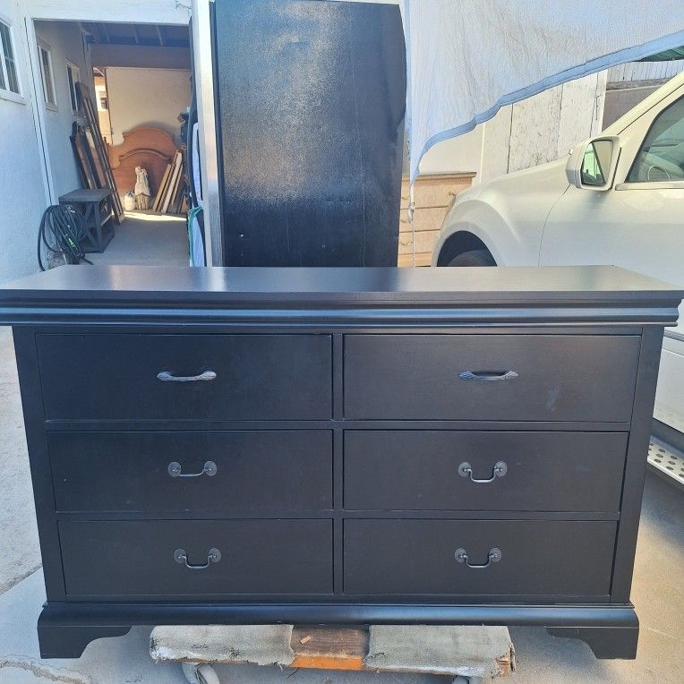 Black Dresser