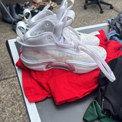 Size 4 Girls Basketball Shoes - Jordan’s