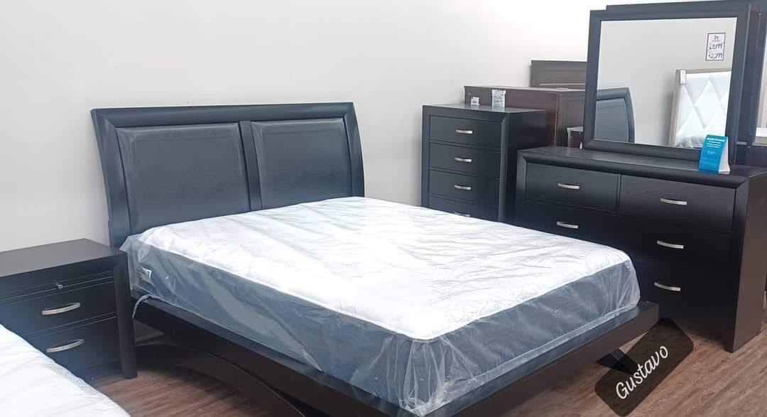 $55 down financing or Cash black bedroom set Queen/King Bed Dresser nightstand and mirror