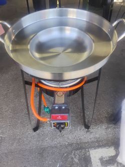 Stainless steel disk tall stand ans burner 3pc set brabd new muat go today 120 or besy offer