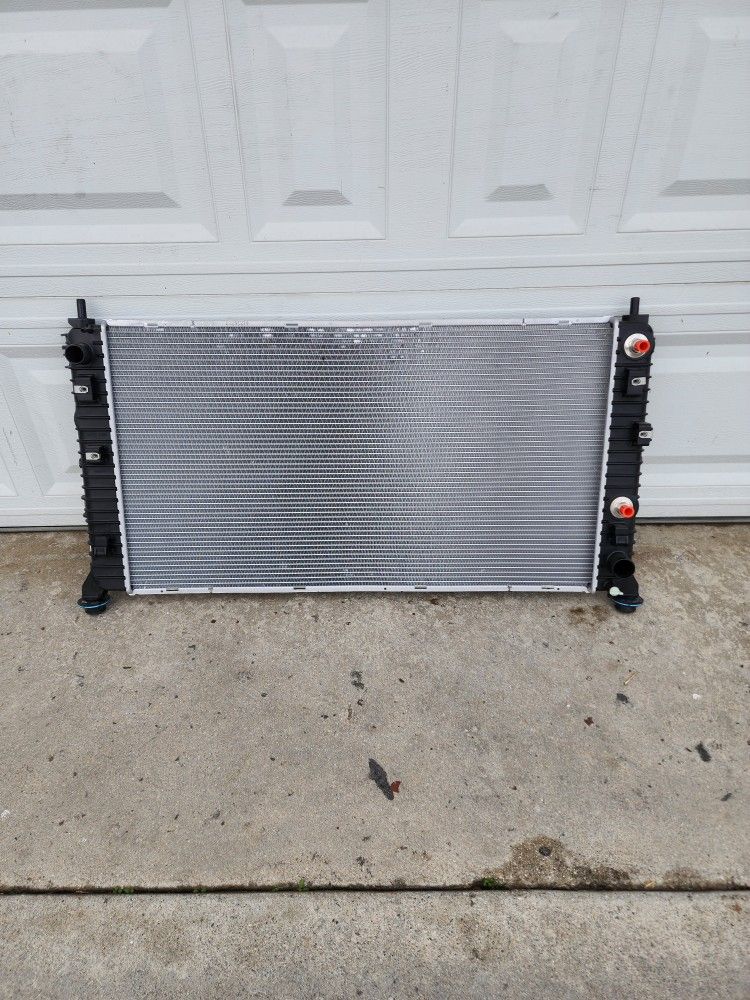 2021 Silverado 1500 5.3 Radiator Oem Brand New