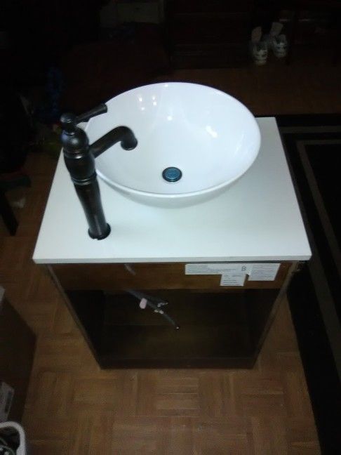 Style Selections Cromlee Bark Single Vessel Sink Bathroom Vanity With Engineered Stone Top 24 In X 19 Model 1007va 210 Lowe S 389 00 For