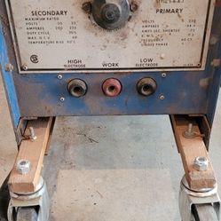 Miller M-225 Welder With Leads And 300+ Sticks