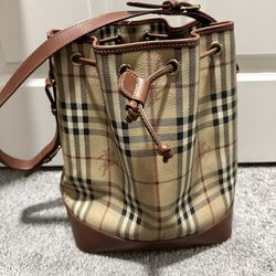 Burberry Bucket Bag (Brown) 