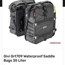 Givi GRT709 saddlebags 35L  and mounts! Never used it still like new