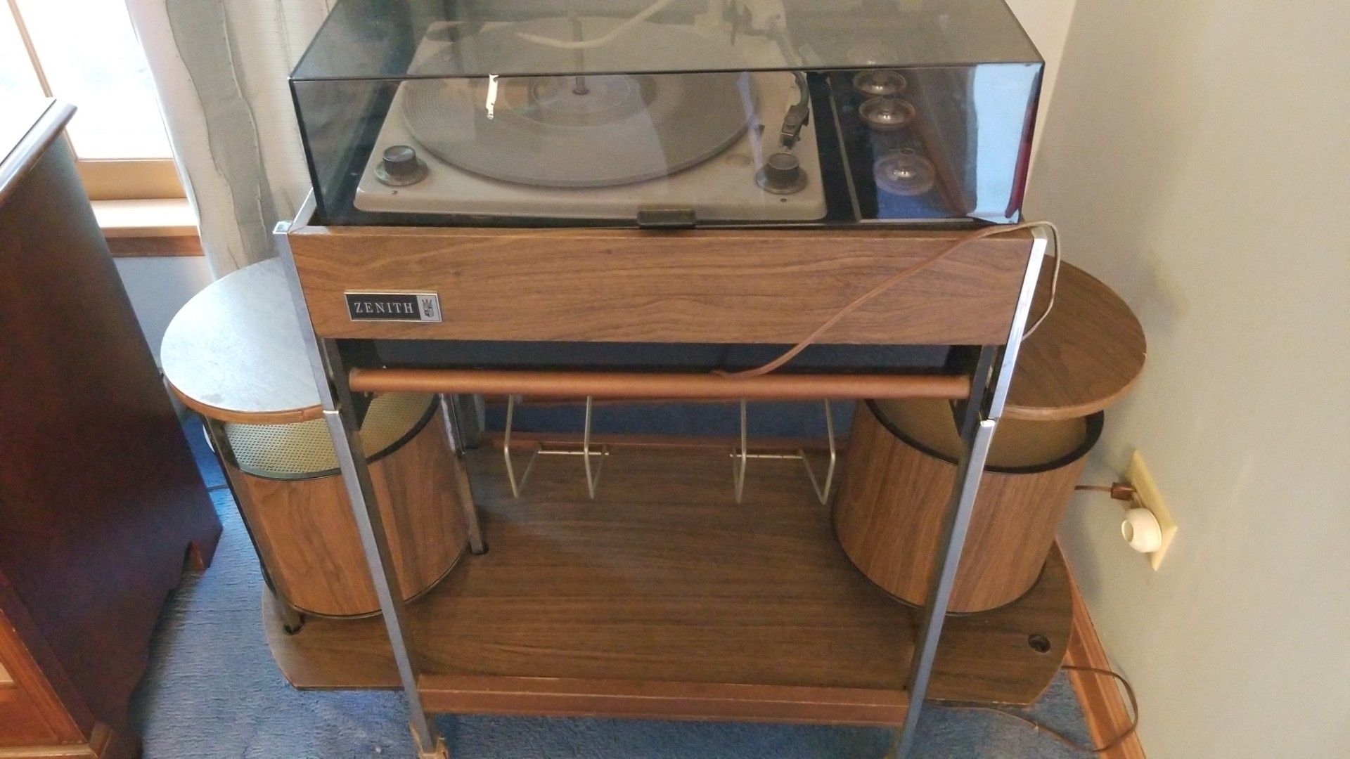 Vintage Zenith Turntable - Solid State