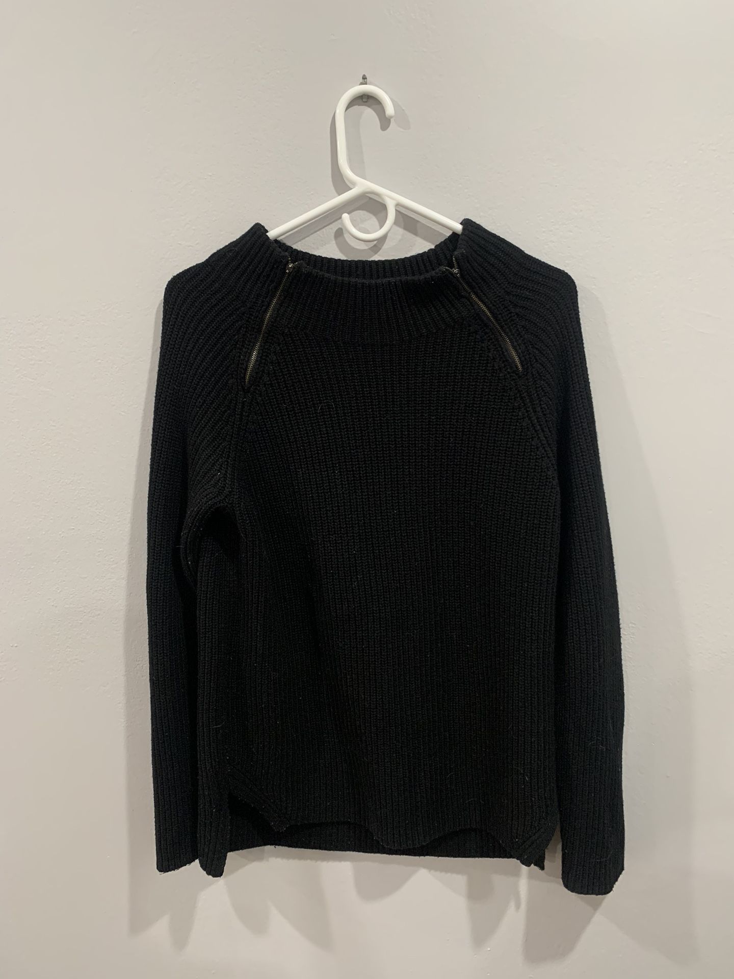 Banana republic sweater black