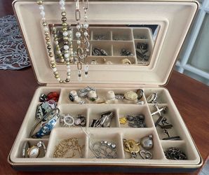 Jewelry box