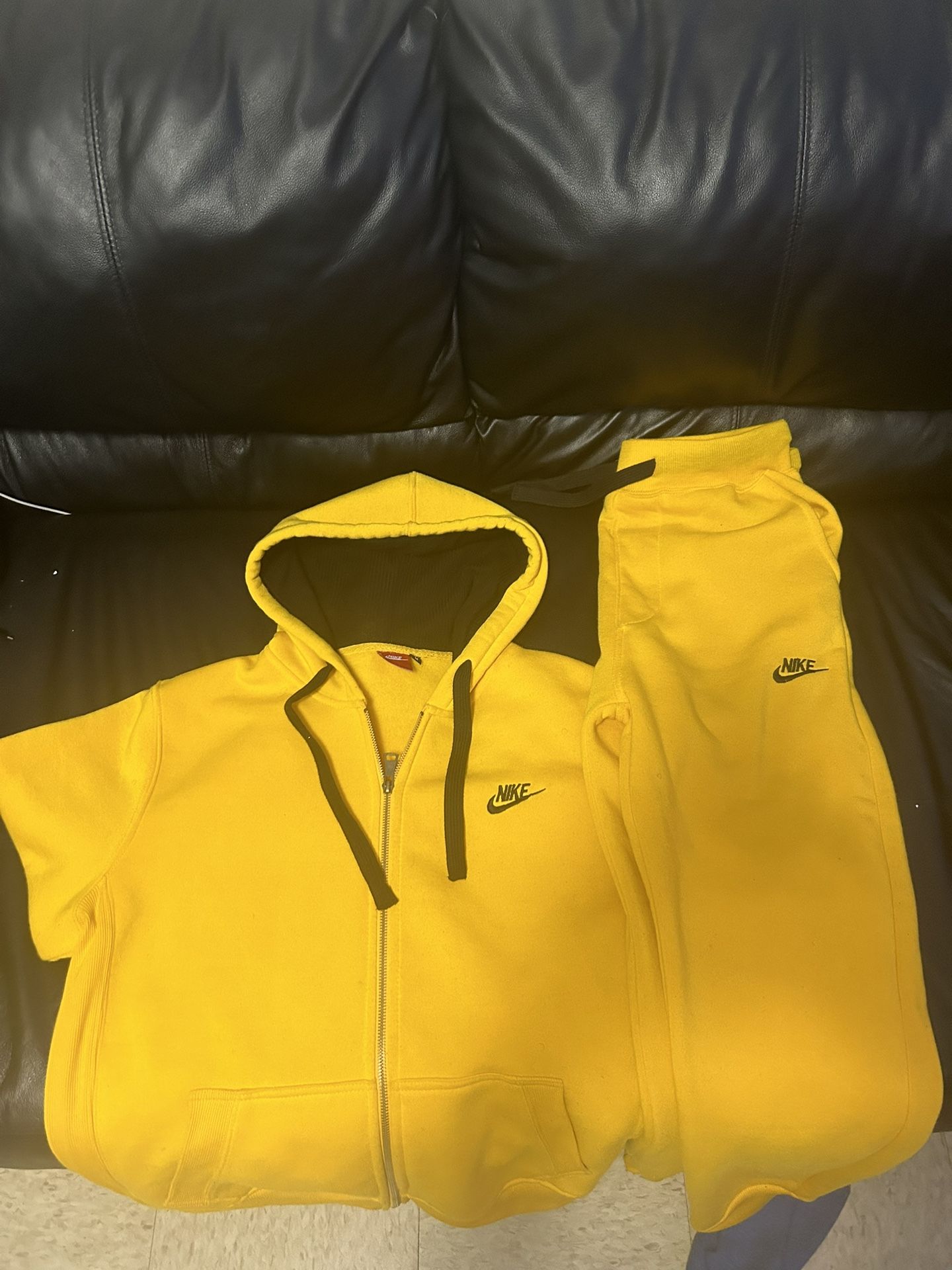 nike sweatsuit