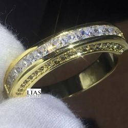 New 18k Yellow Gold Wedding Ring 