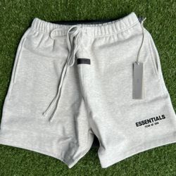 Light oat ess shorts