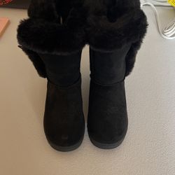 Snow Boots Size 6.5 Woman’s 