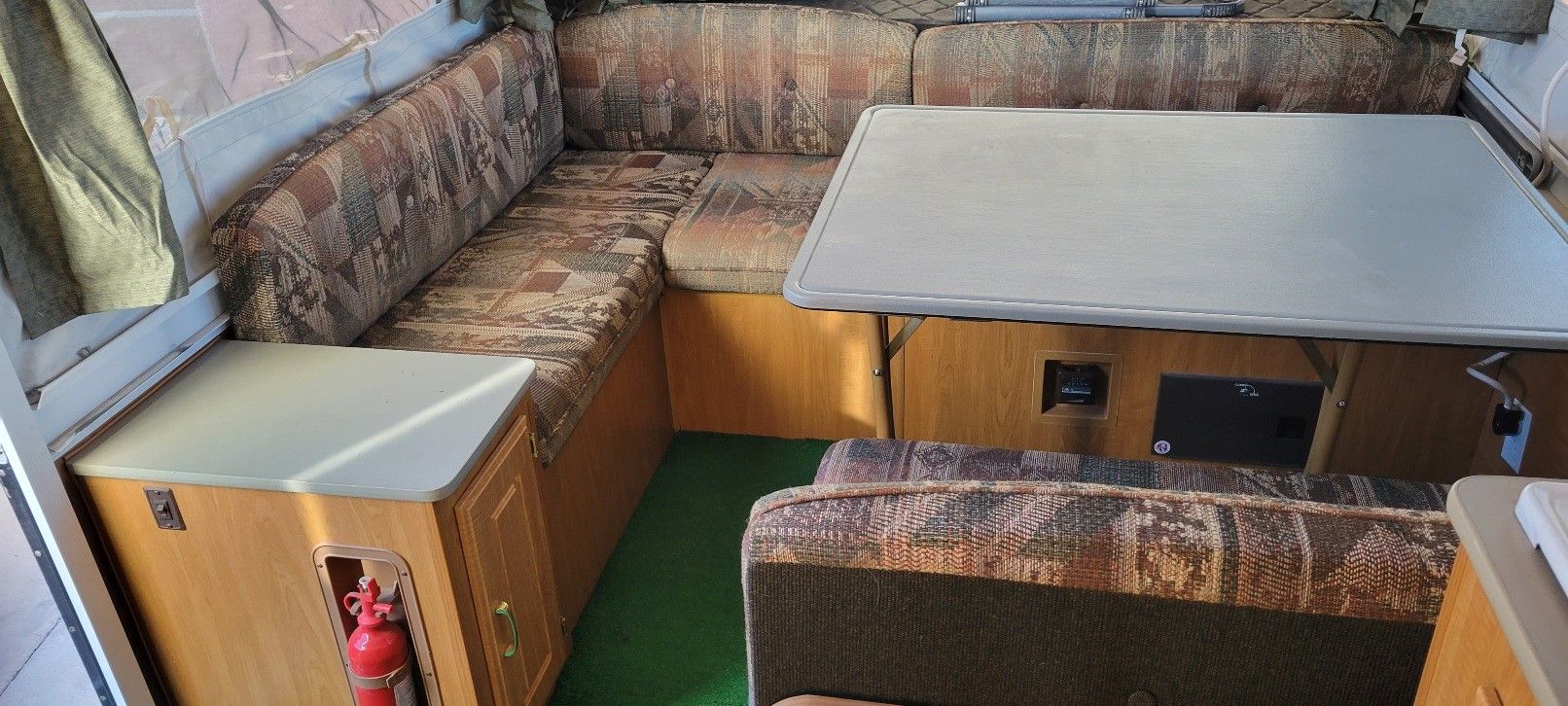 2004 Coleman / Fleetwood Carmel Popup Tent Trailer