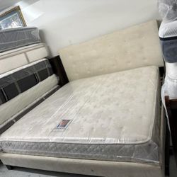 King Size Mattress And Platform Bed Frame 🚚Free Delivery 🚚