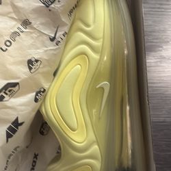 Woman’s Air max 720