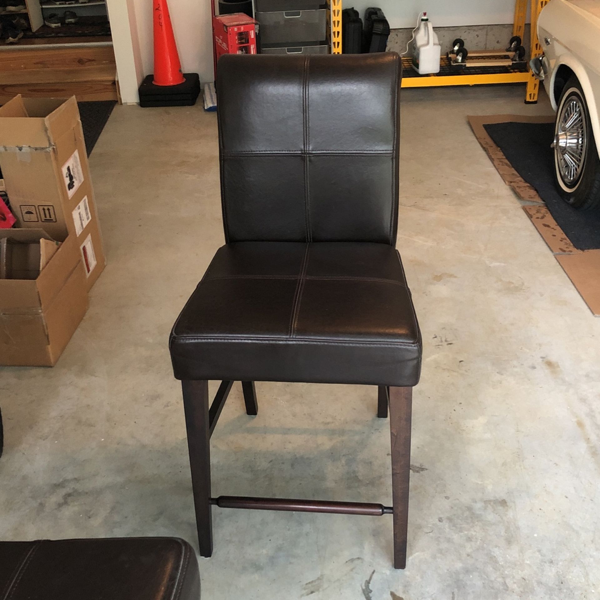 Bassett Leather Counter Stools (2 Piece) for Sale in Annapolis, MD