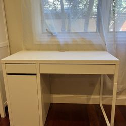 White Desk