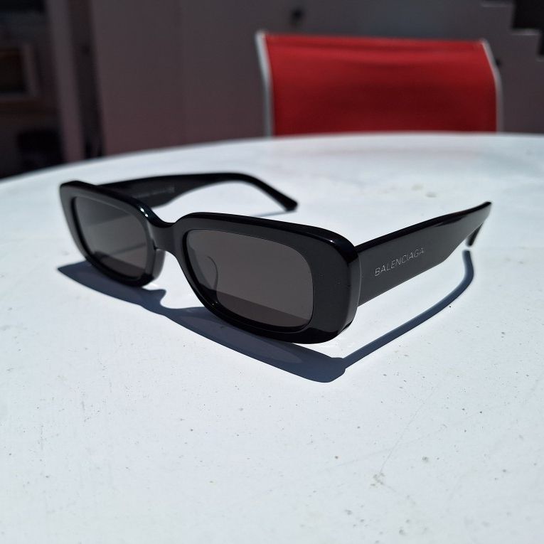 BALENCIAGA sunglasses