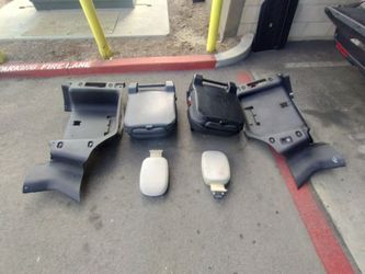 Land Rover Discovery 2 Rear Black Jump Seats & Head Rest