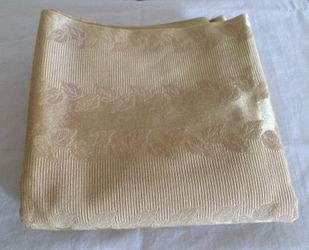 gold damask tablecloth, 68” round