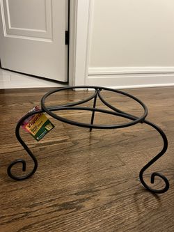 8 in. Black Metal Indoor Plant Stand - NEW