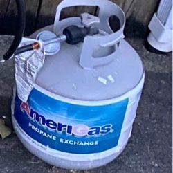 20 Lb Propane Tank 3/4 Full 