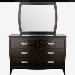 Ashley Dresser W/ Mirror