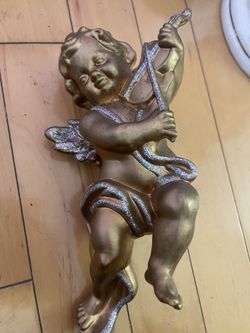 Angel Gold Playing Violin