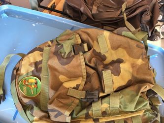 CAMOUFLAGE BACKPACK