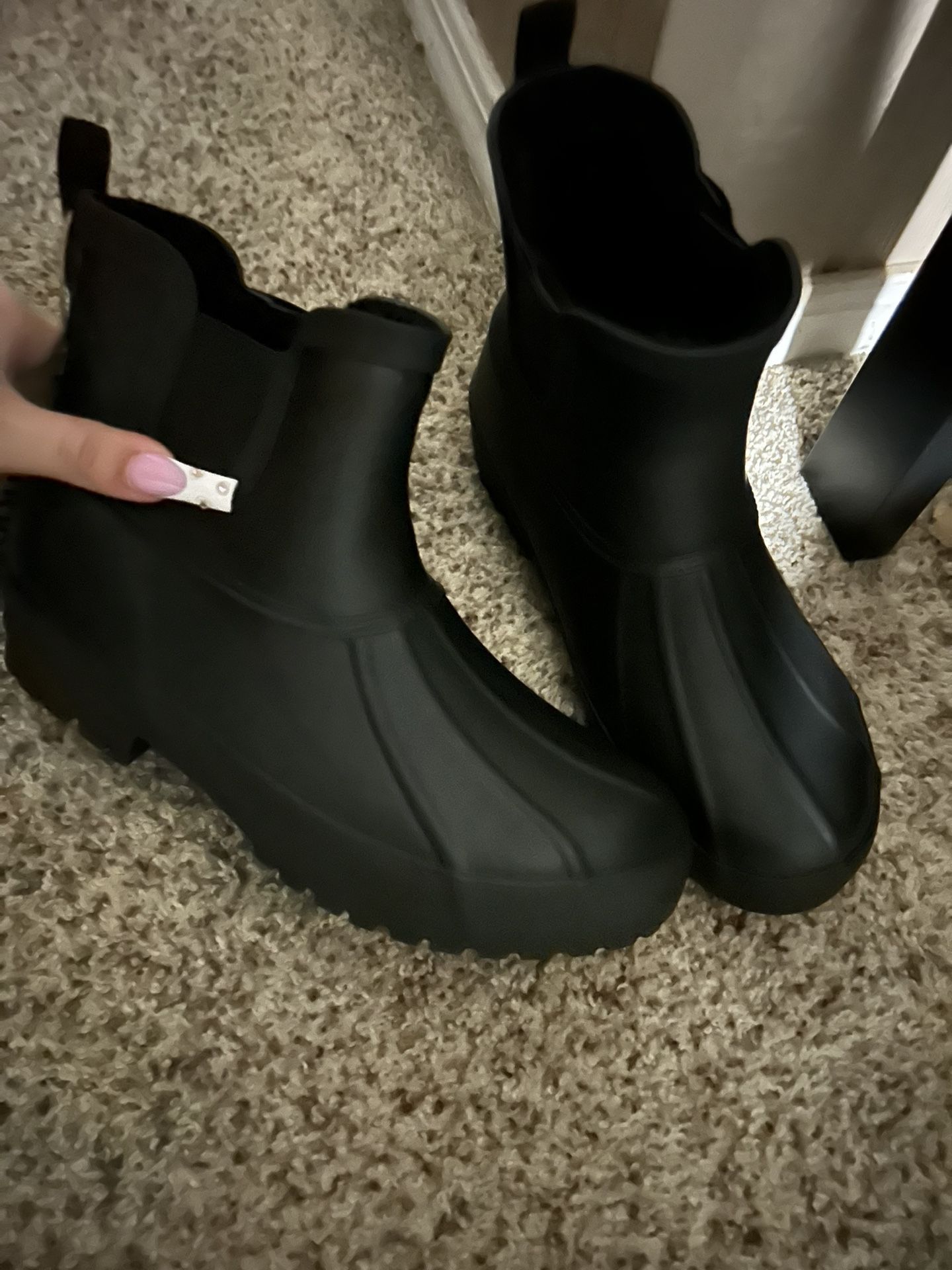 rain boots size 6