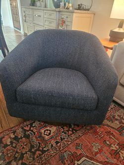 Two swivel chairs like new