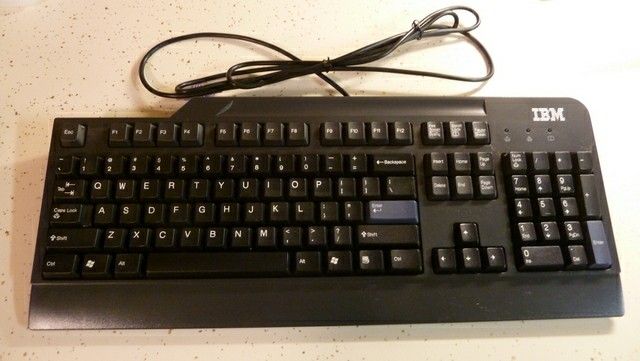 IBM PS2 Keyboard - Model KB-0225