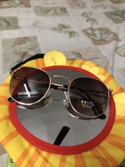 Sunglasses - Elton Street ! ( BRANDNEW )
