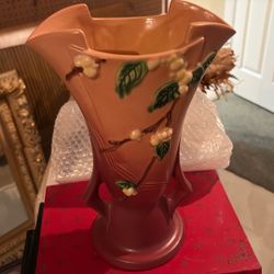 ROSEVILLE VASE