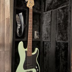Fender Deluxe P Bass Active Special
