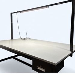 Work Bench With Center Light Boom 