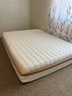 Queen Simmons Mattress 10in (Medium Memory Foam)
