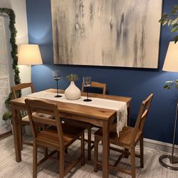 Beautiful Small Dining Set Like New!!! Table With 4 Chairs! I Can Deliver.